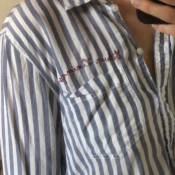 Embroidered 💃 Button Up - Picture 7 of 11